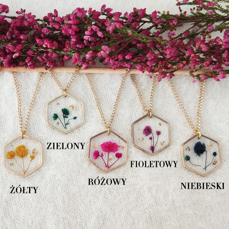 naszyjnik heksagon kwiaty w żywicy