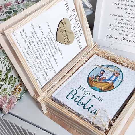 Pudełko z biblią chrzest